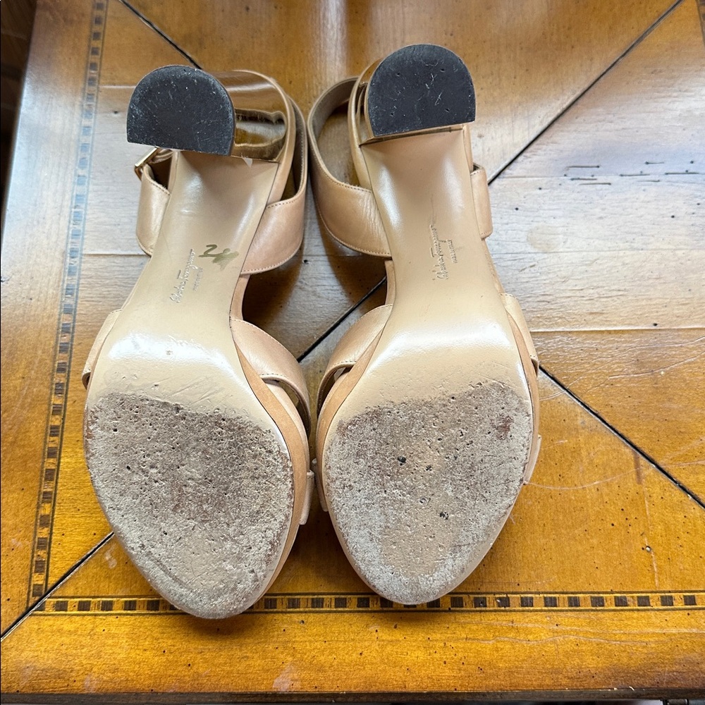 Salvatore Ferragamo Gold Block Heel Leather Sandals - Picture 5 of 5